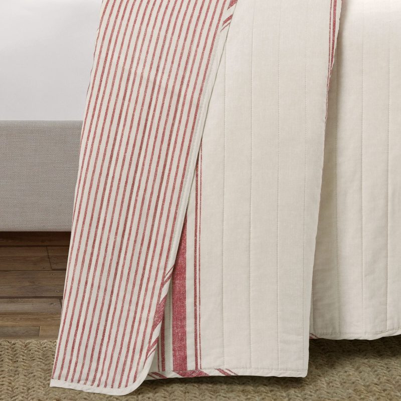 16T007657 FARMHOUSE STRIPE 3 PC RED QUILT FULL QUEEN 194938020312 ALT 3 2fc07c2d 9dc4 4102 bfdd 9c0d158506aa