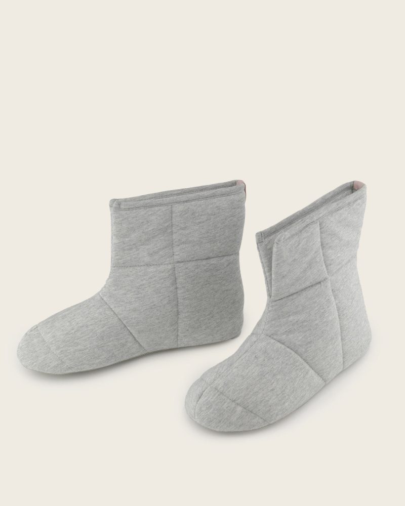 1 GreyBooties 1144x1430 a88e40bc 4c4d 48f5 aa13 3642201a24c9