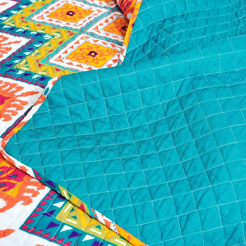 21T010234 BOHO CHEVRON TURQUOISE MULTI THROW 50X60 194938030120 ALT 2 249f82a1 c23c 47af 8e49 c2c8fd2de885