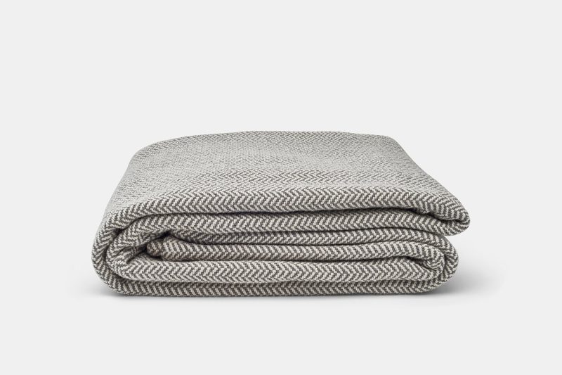 Blanket Herringbone Grey LowAngle 1